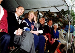 Image description is not available for 2000.395